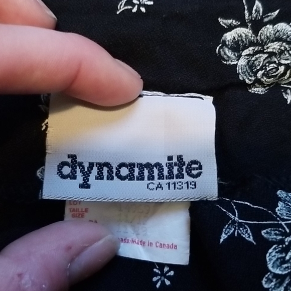 Dynamite Skort w/ Rose Pattern - Picture 4 of 8